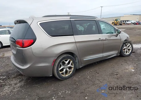 2017 Chrysler Pacifica Touring-L из США, поврежденный, VIN 2C4RC1BG5HR535907